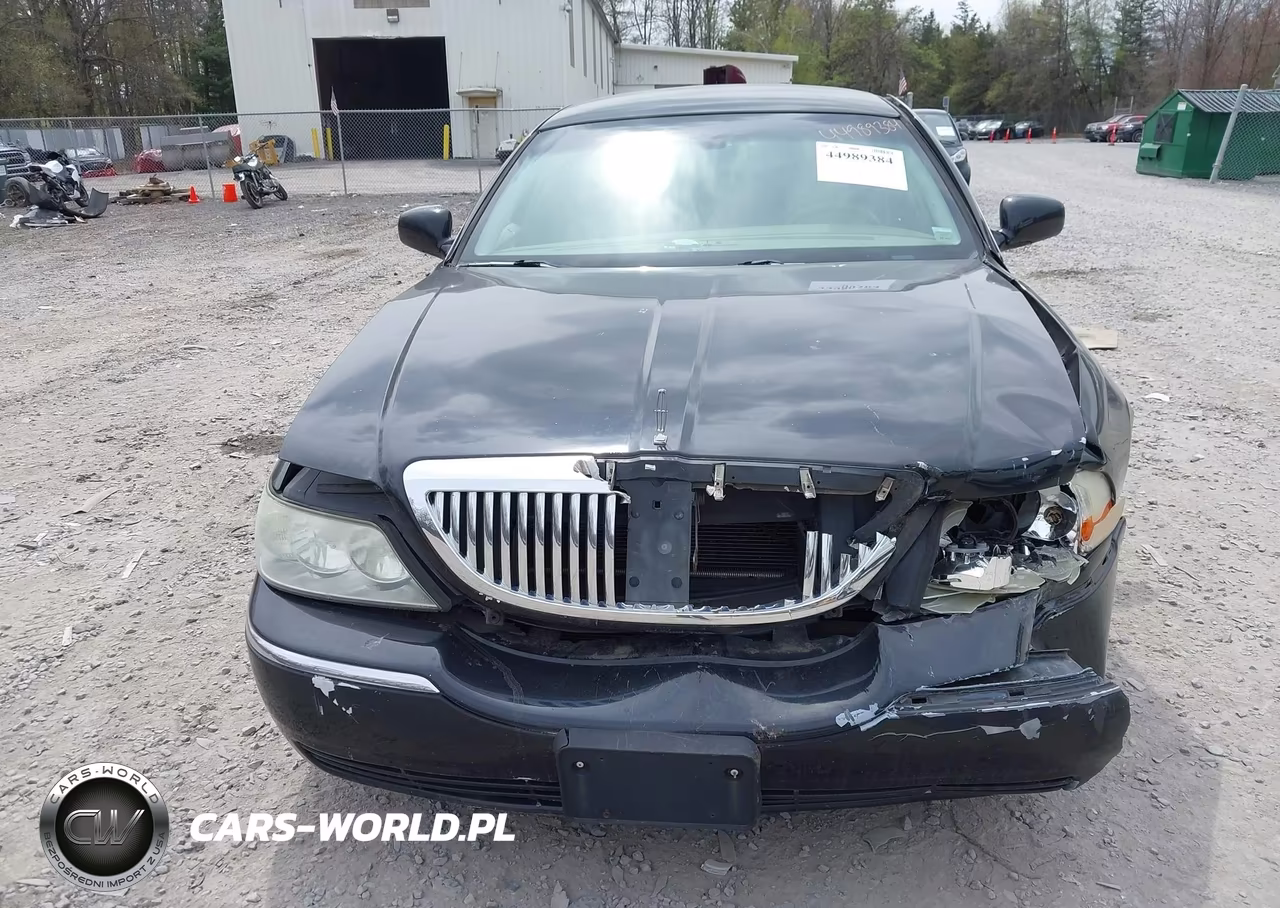 2007 Lincoln Town Car Signature VIN:1LNHM81W97Y638666 - 12