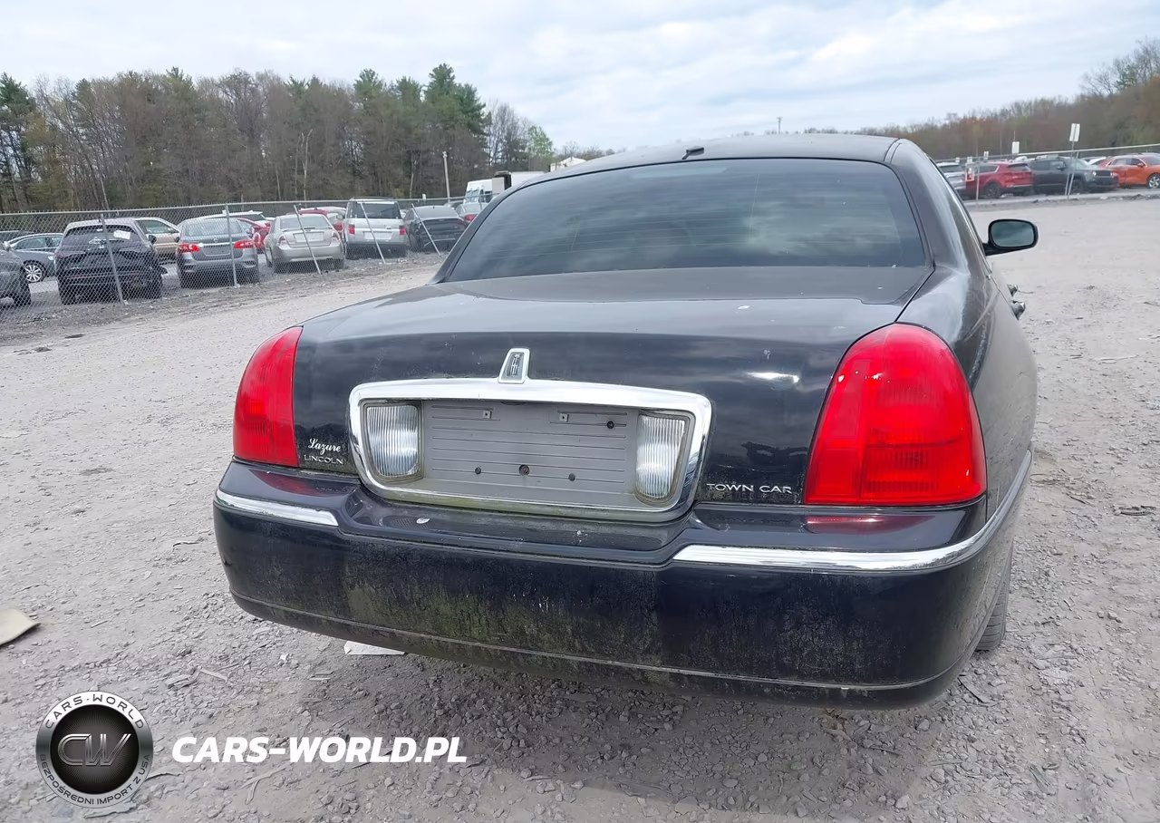 2007 Lincoln Town Car Signature VIN:1LNHM81W97Y638666 - 16
