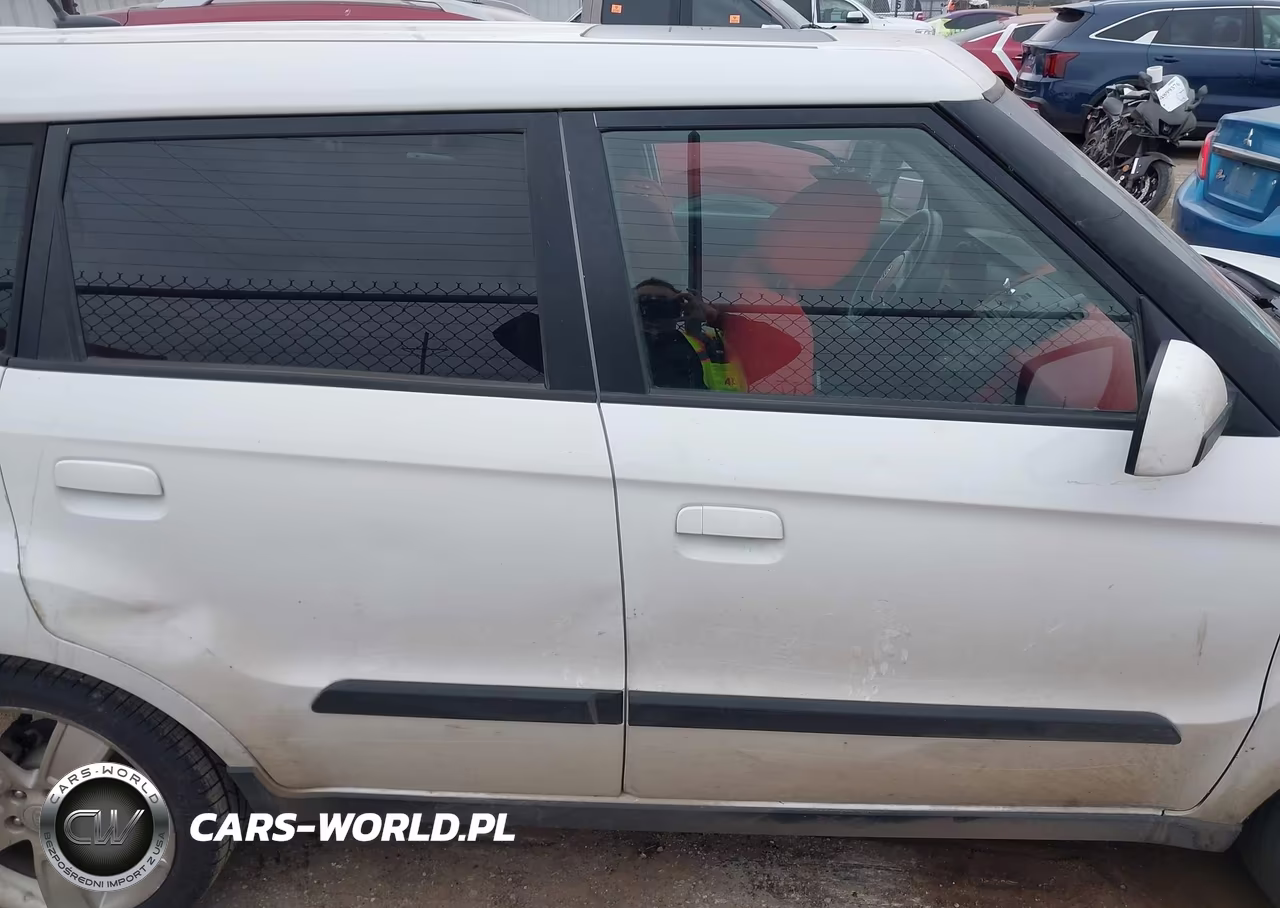 2010 Kia Soul Sport VIN:KNDJT2A25A7036735 - 13