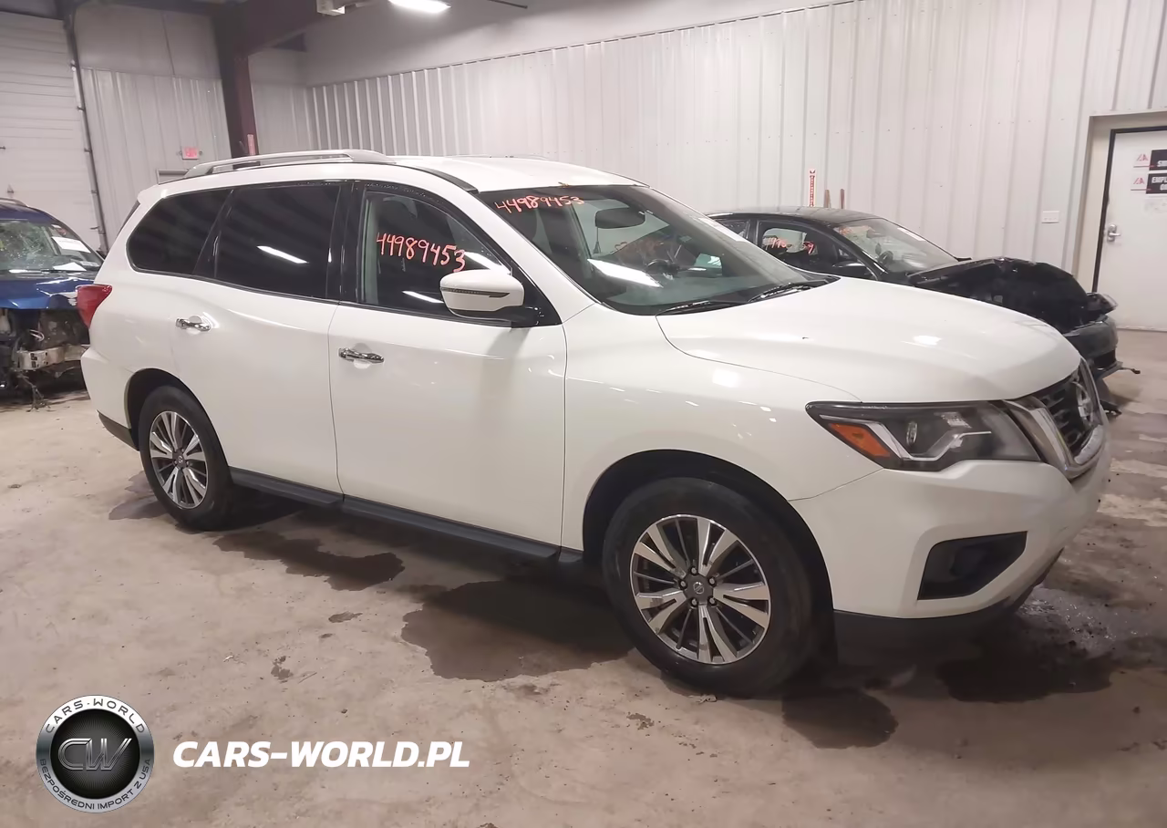 2017 Nissan Pathfinder Sv