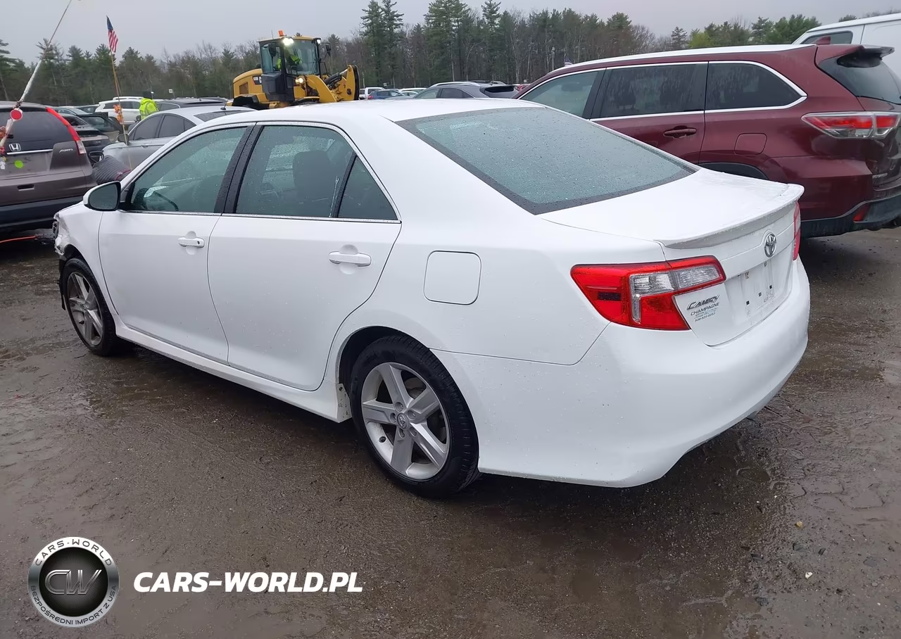 2014 Toyota Camry Se VIN:4T1BF1FK3EU397625 - 3