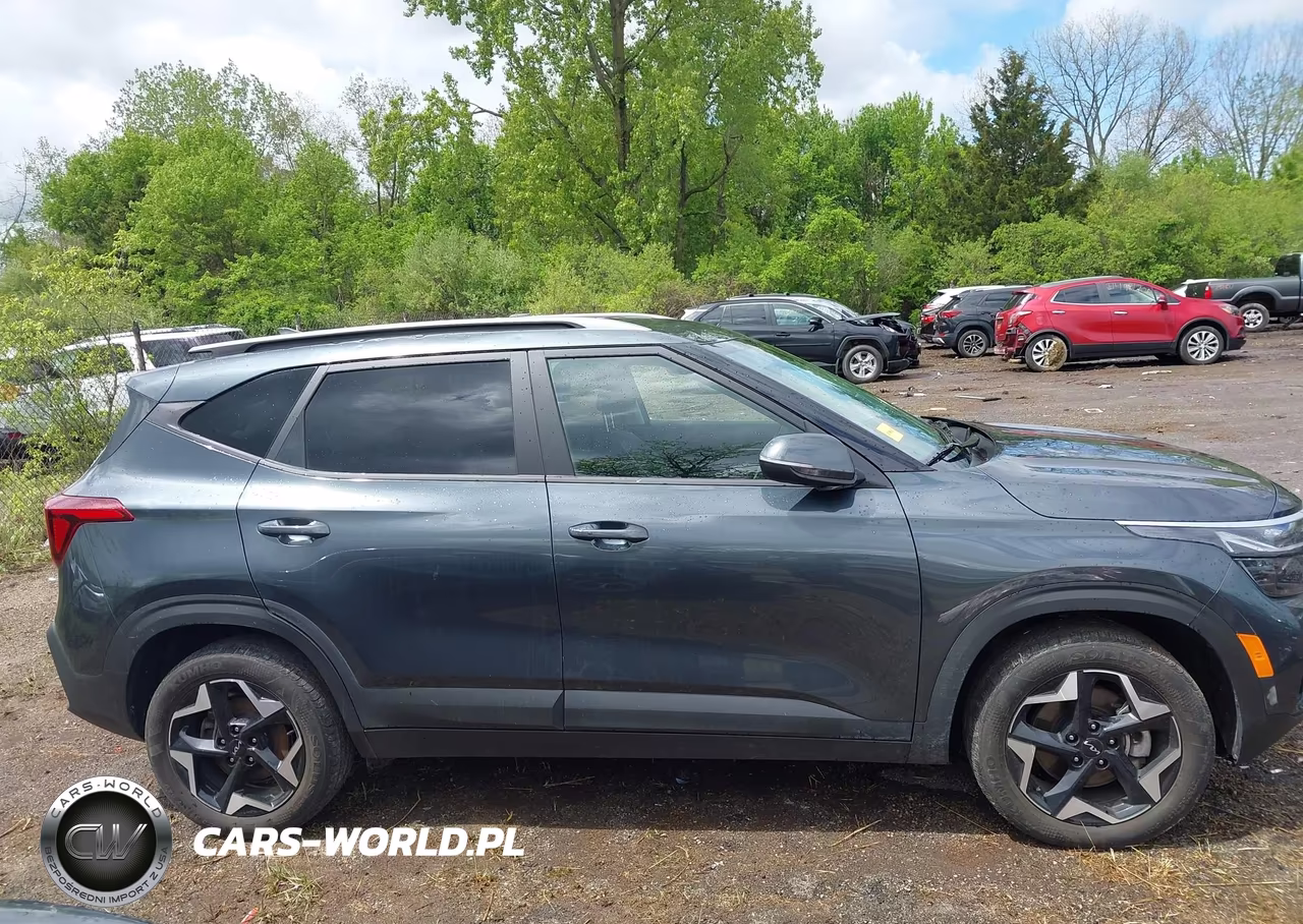 2025 Kia Seltos S VIN:KNDEUCAA9S7798897 - 13