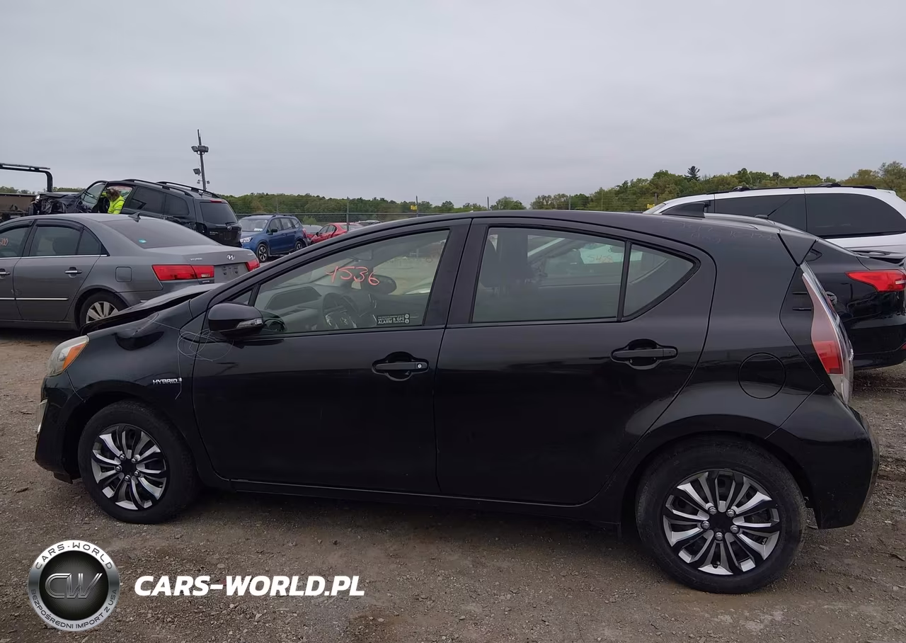2016 Toyota Prius C Two VIN:JTDKDTB39G1120325 - 14