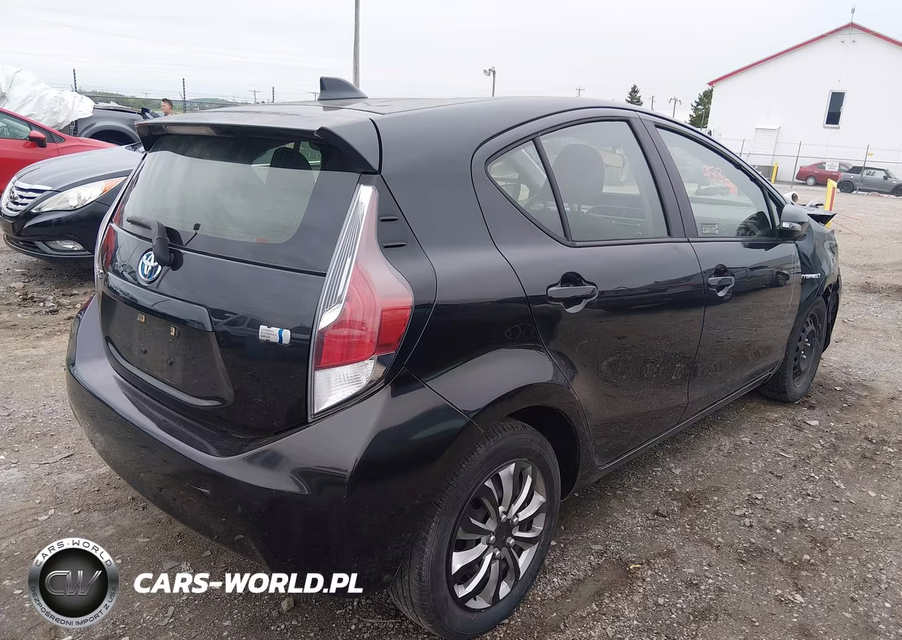 2016 Toyota Prius C Two VIN:JTDKDTB39G1120325 - 4