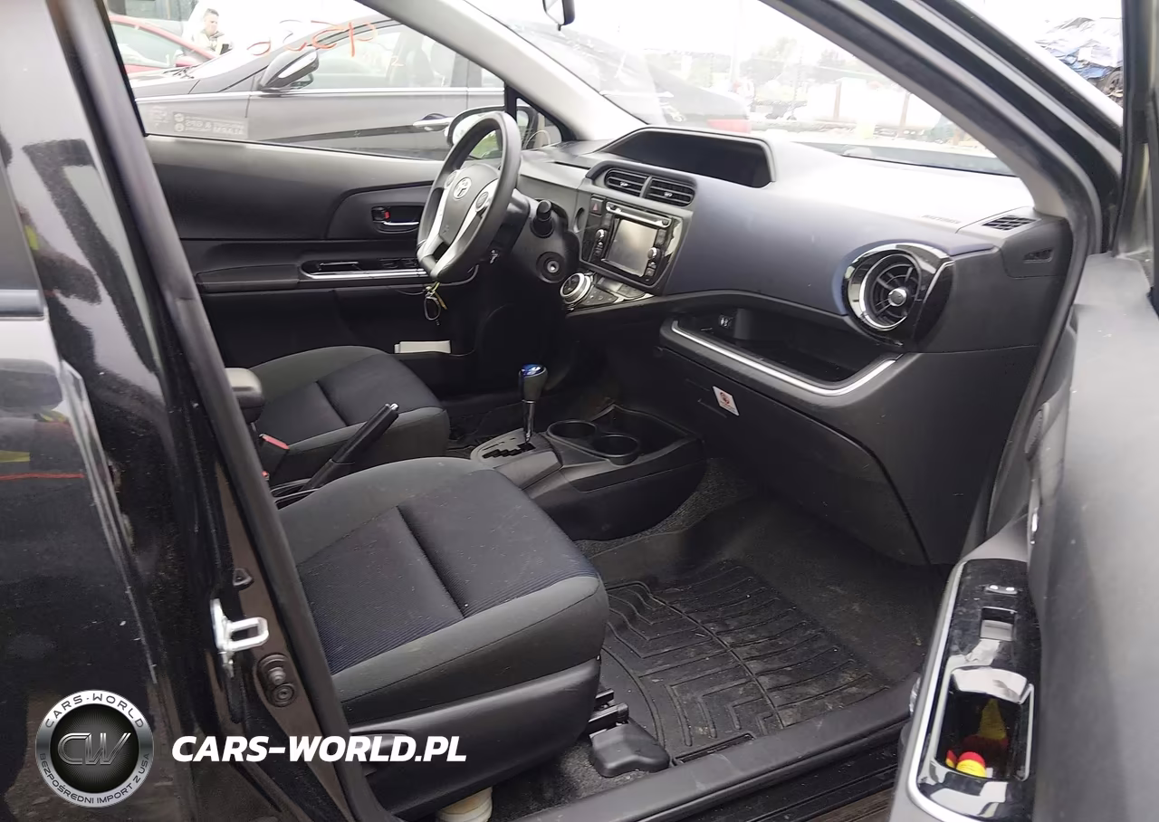 2016 Toyota Prius C Two VIN:JTDKDTB39G1120325 - 5