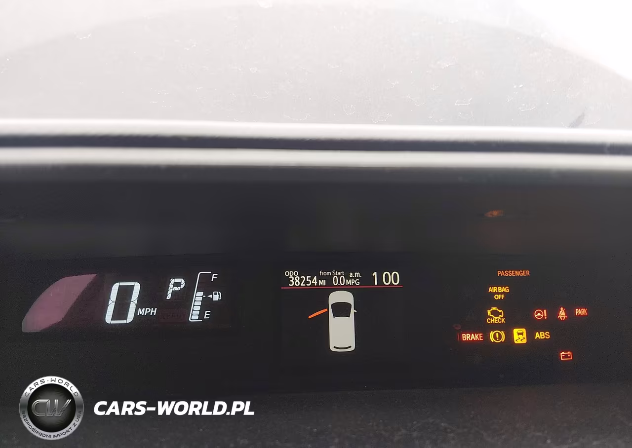 2016 Toyota Prius C Two VIN:JTDKDTB39G1120325 - 7