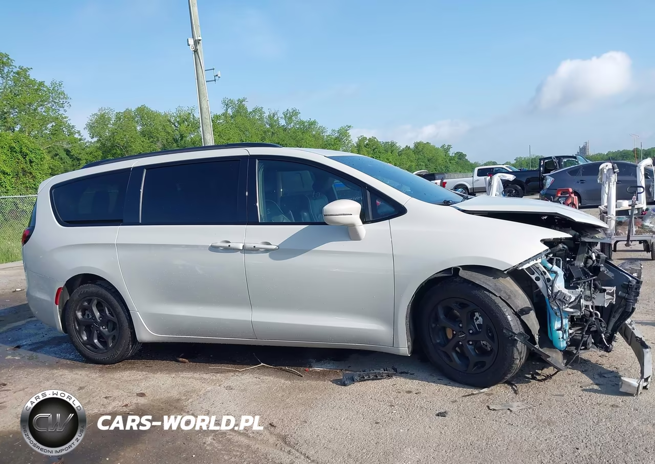 2021 Chrysler Pacifica Hybrid Limited VIN:2C4RC1S7XMR577113 - 14