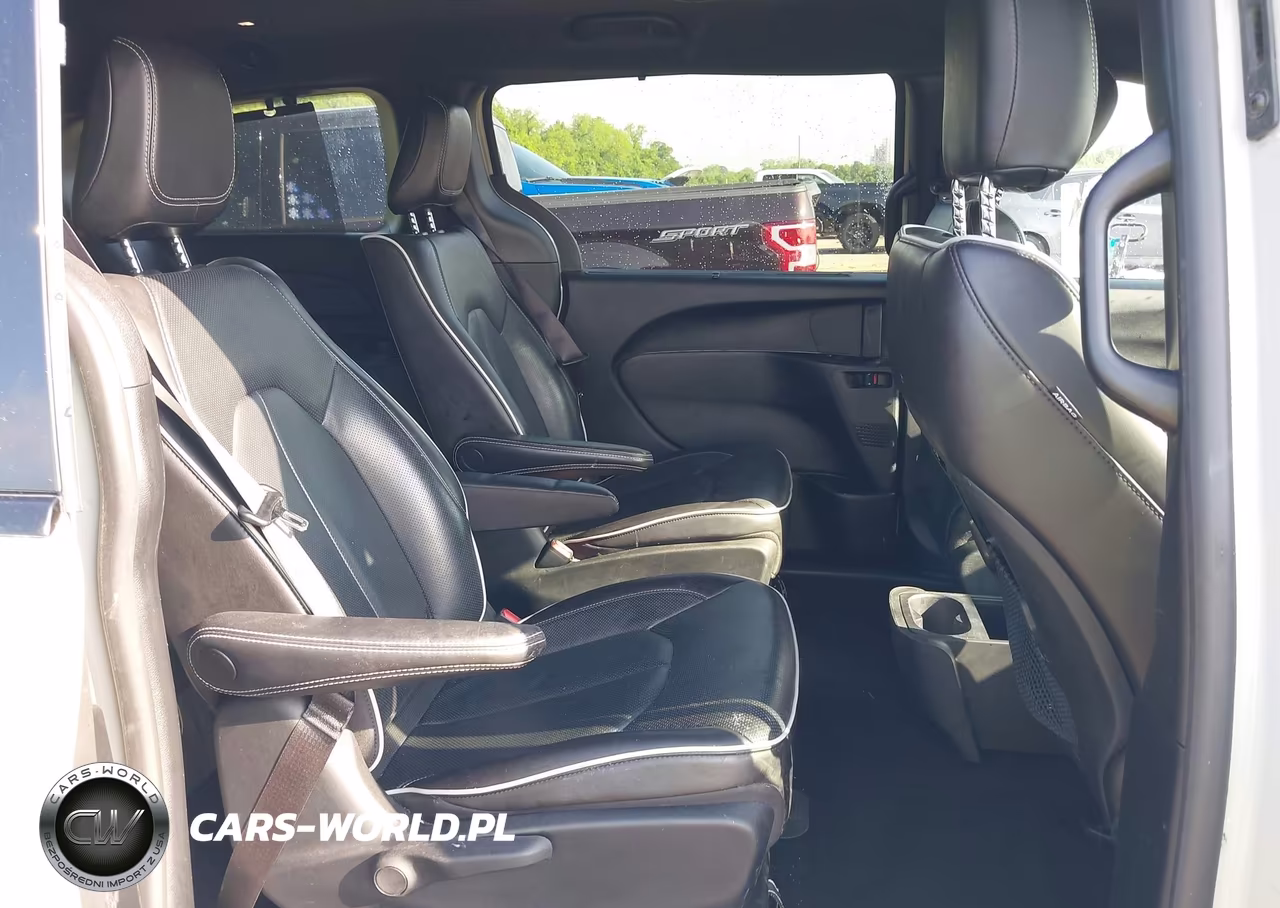 2021 Chrysler Pacifica Hybrid Limited VIN:2C4RC1S7XMR577113 - 8