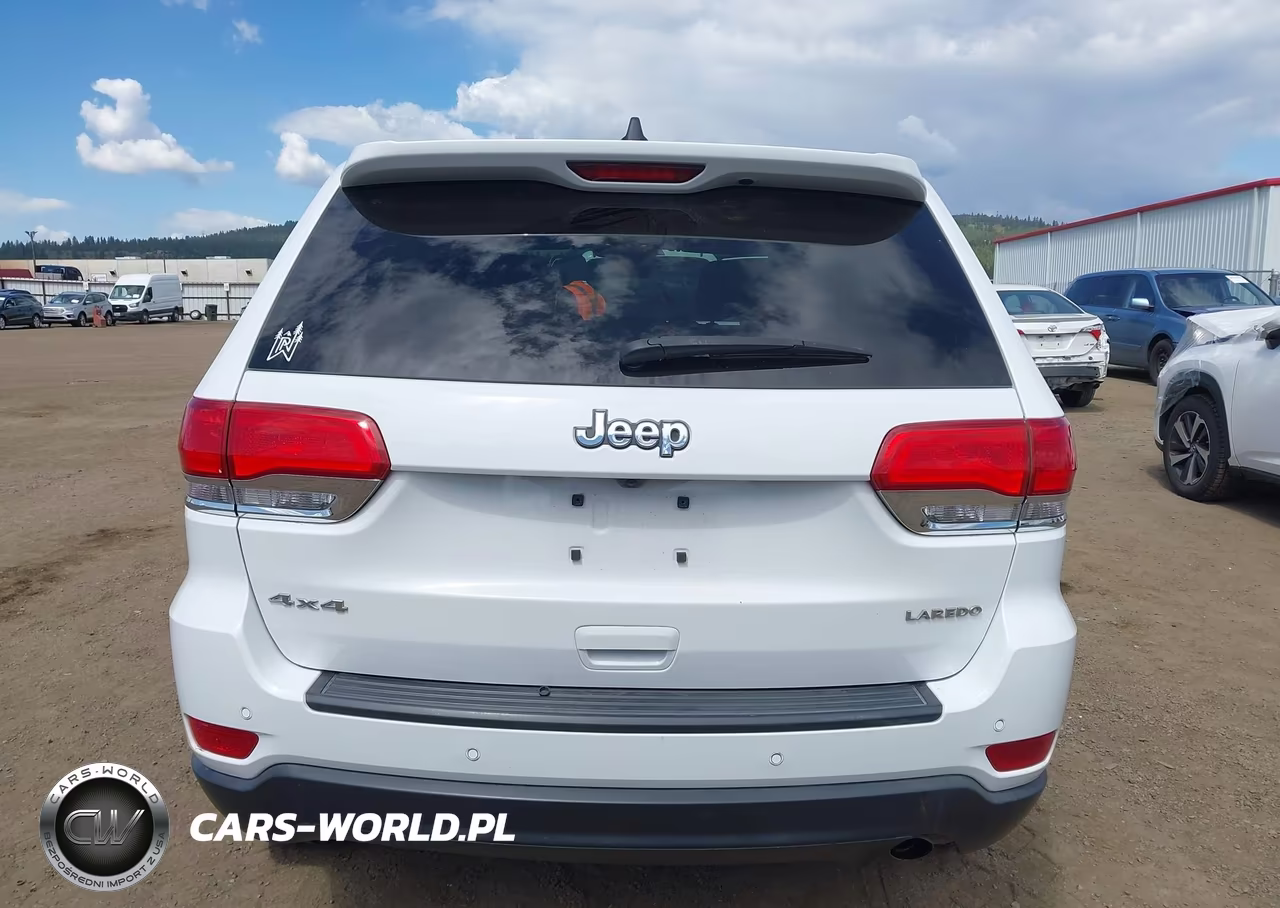 2018 Jeep Grand Cherokee Laredo 4X4 VIN:1C4RJFAG4JC207266 - 16