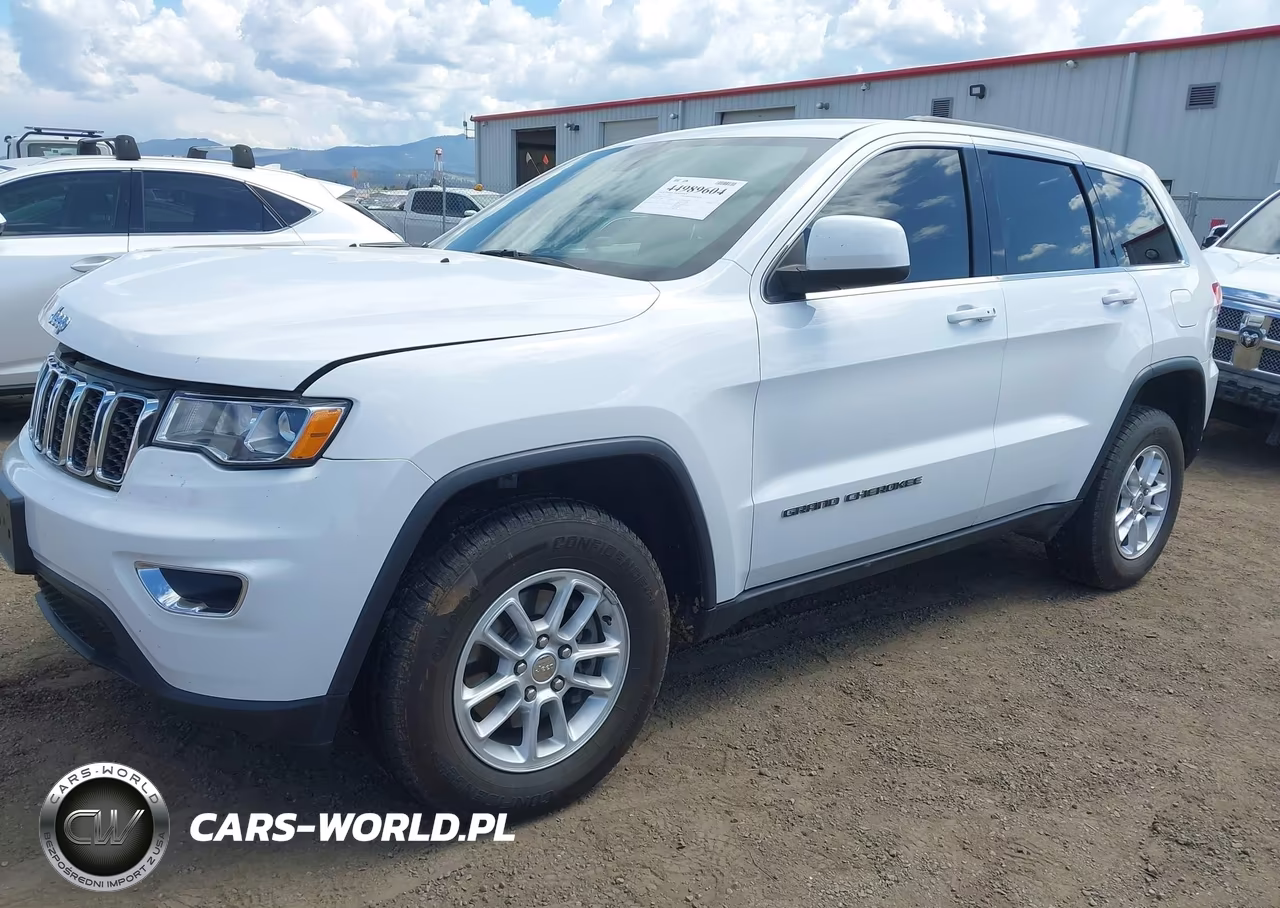 2018 Jeep Grand Cherokee Laredo 4X4 VIN:1C4RJFAG4JC207266 - 2