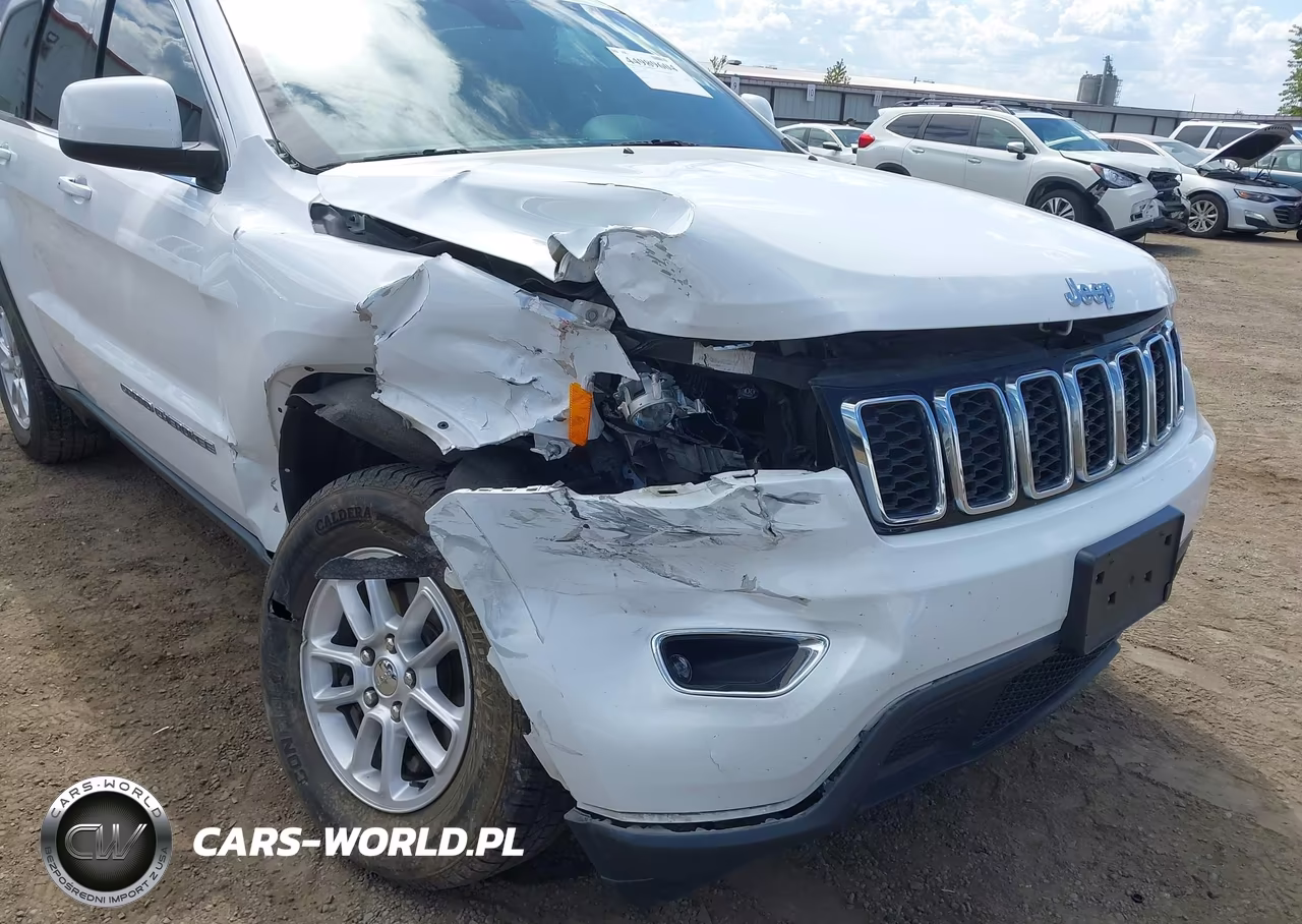 2018 Jeep Grand Cherokee Laredo 4X4 VIN:1C4RJFAG4JC207266 - 6