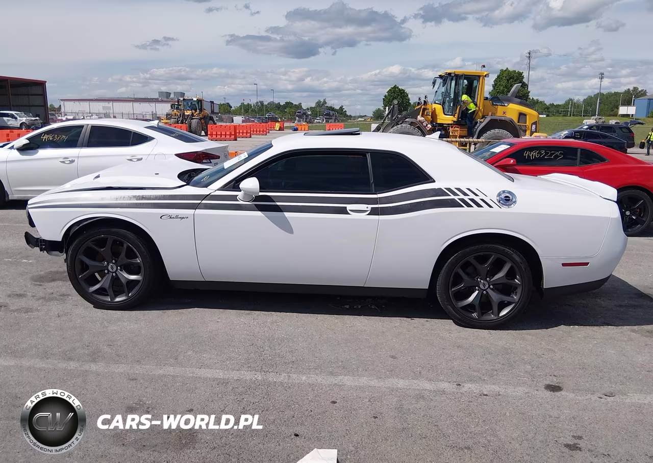 2018 Dodge Challenger Sxt Plus VIN:2C3CDZAGXJH258397 - 15