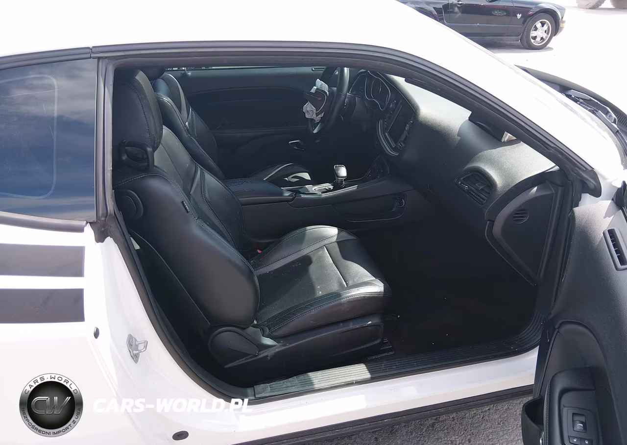 2018 Dodge Challenger Sxt Plus VIN:2C3CDZAGXJH258397 - 5