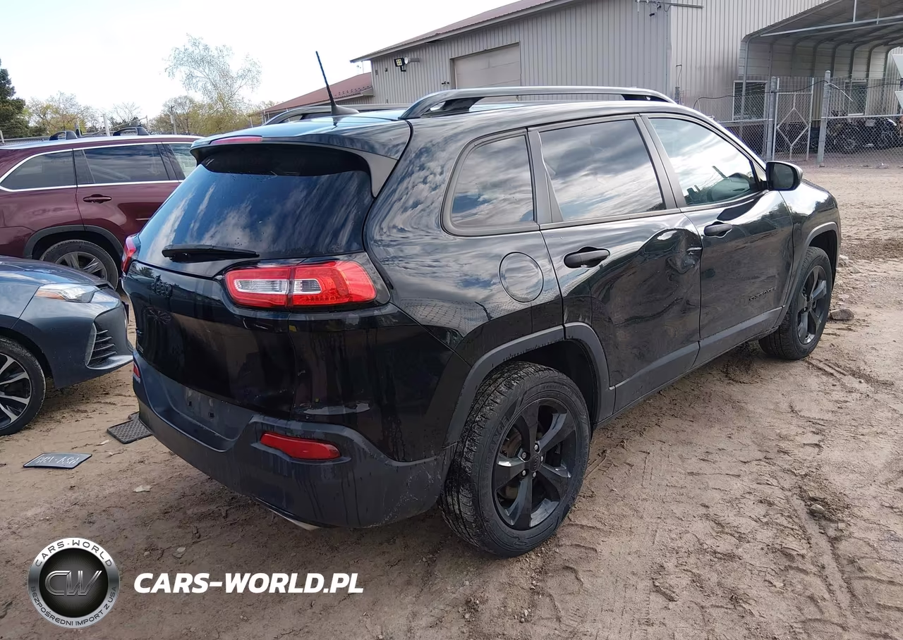 2017 Jeep Cherokee Altitude 4X4 VIN:1C4PJMAS4HW560891 - 4