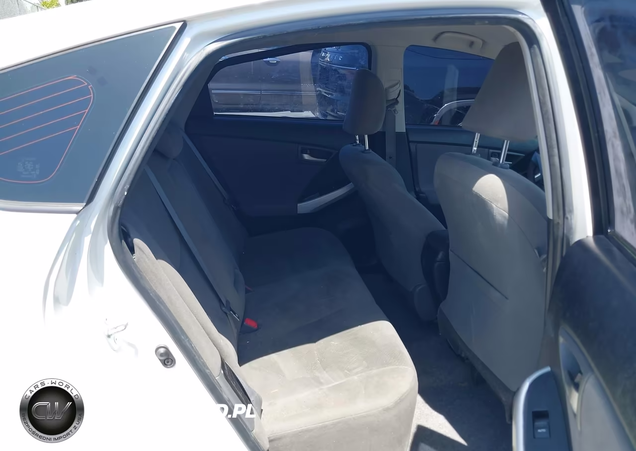 2015 Toyota Prius Three VIN:JTDKN3DU4F0438960 - 8