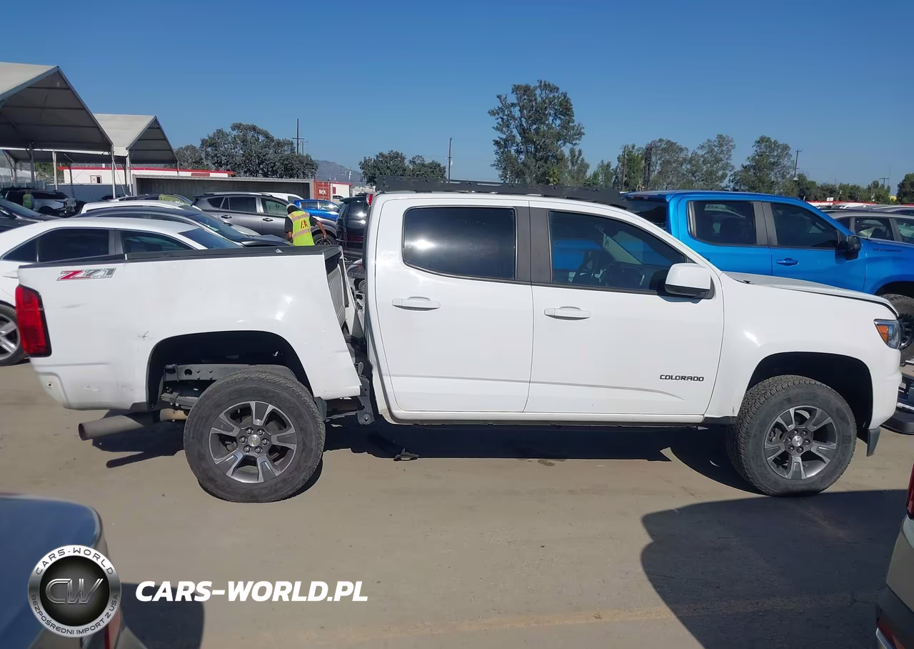 2017 Chevrolet Colorado Z71 VIN:1GCPTDE15H1145121 - 14
