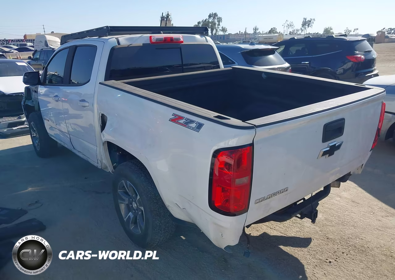 2017 Chevrolet Colorado Z71 VIN:1GCPTDE15H1145121 - 3