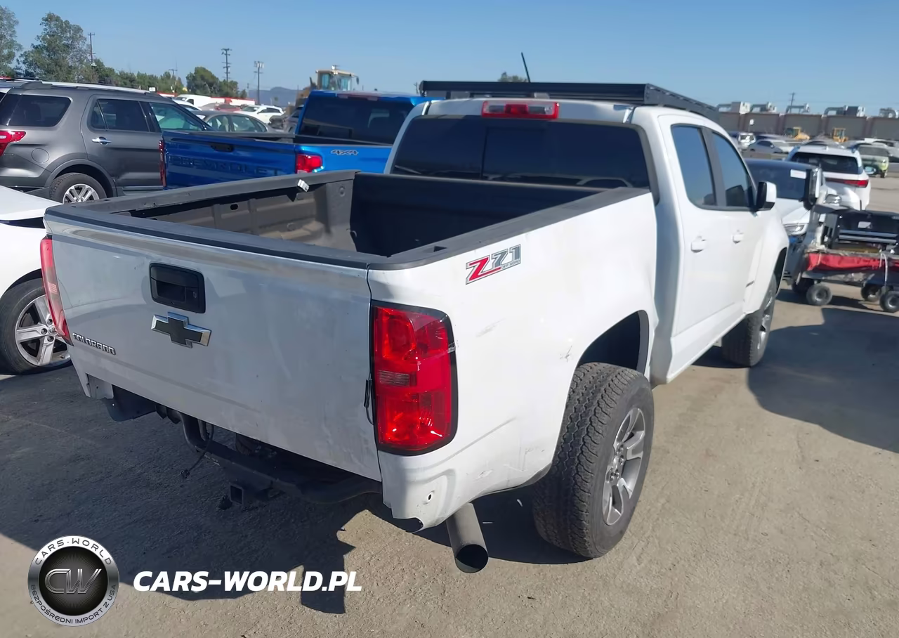 2017 Chevrolet Colorado Z71 VIN:1GCPTDE15H1145121 - 4