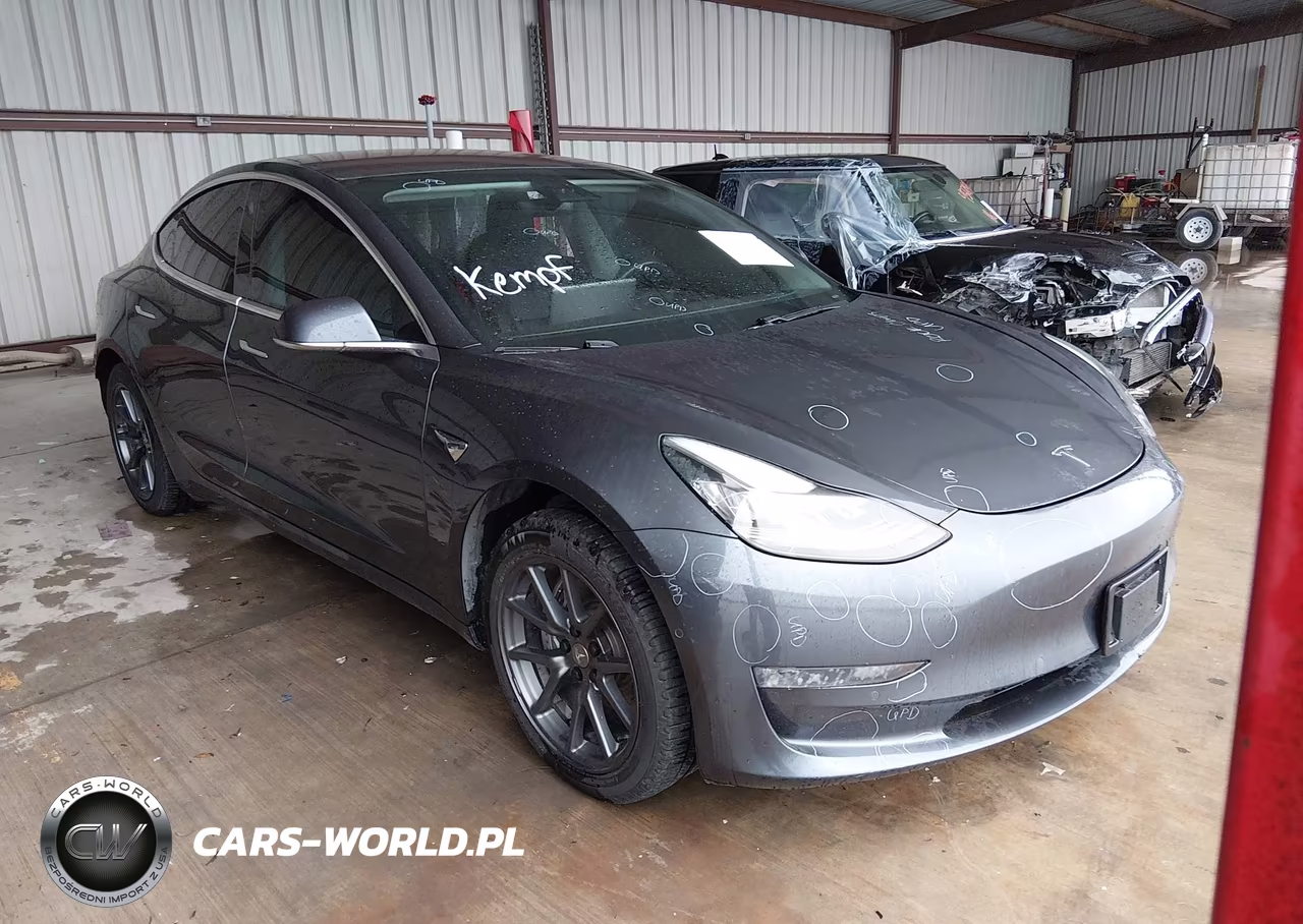 2018 Tesla Model 3 Long Range-Mid Range – zdjęcie 1 z 21