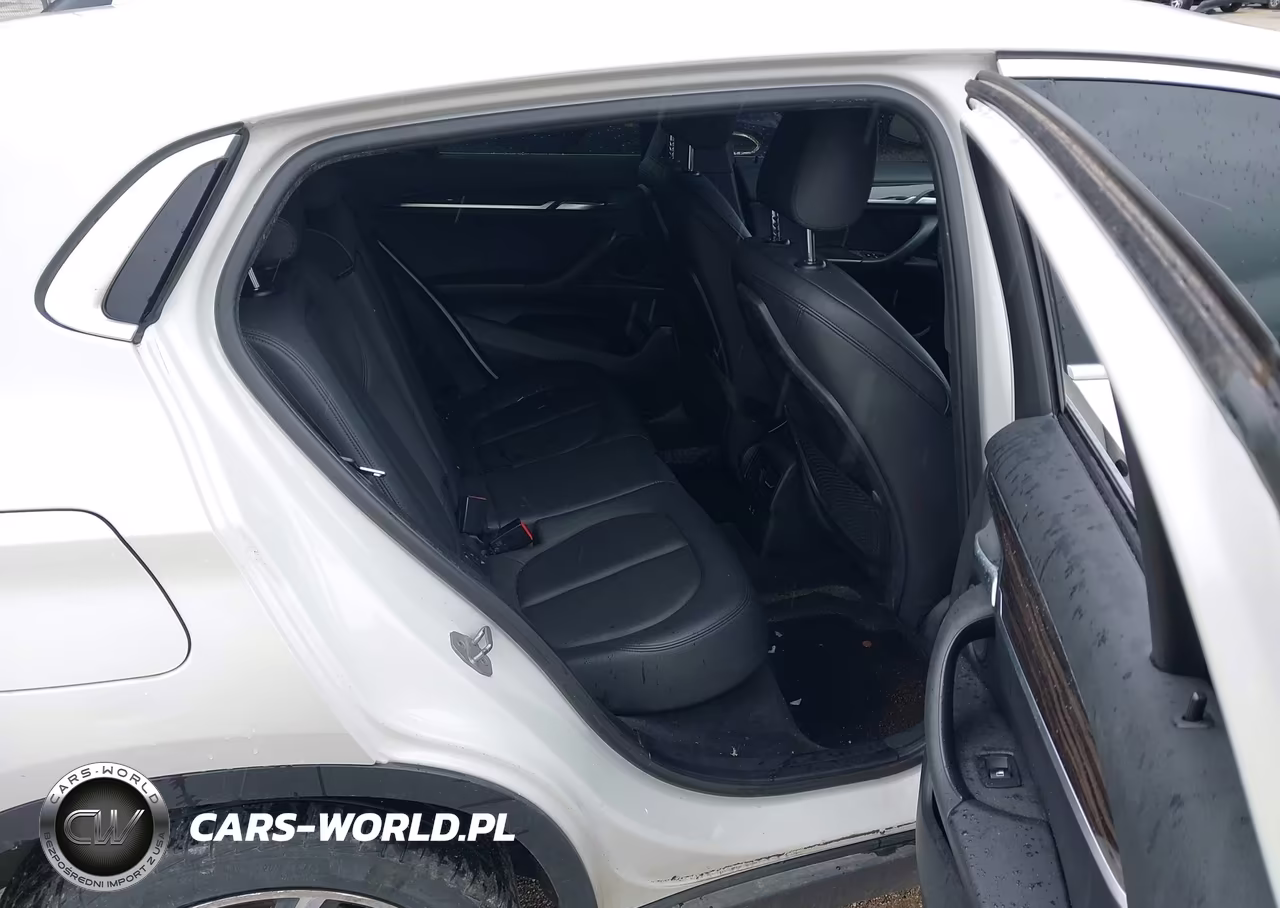 2018 BMW X2 xDrive28I VIN:WBXYJ5C31JEF79044 - 8