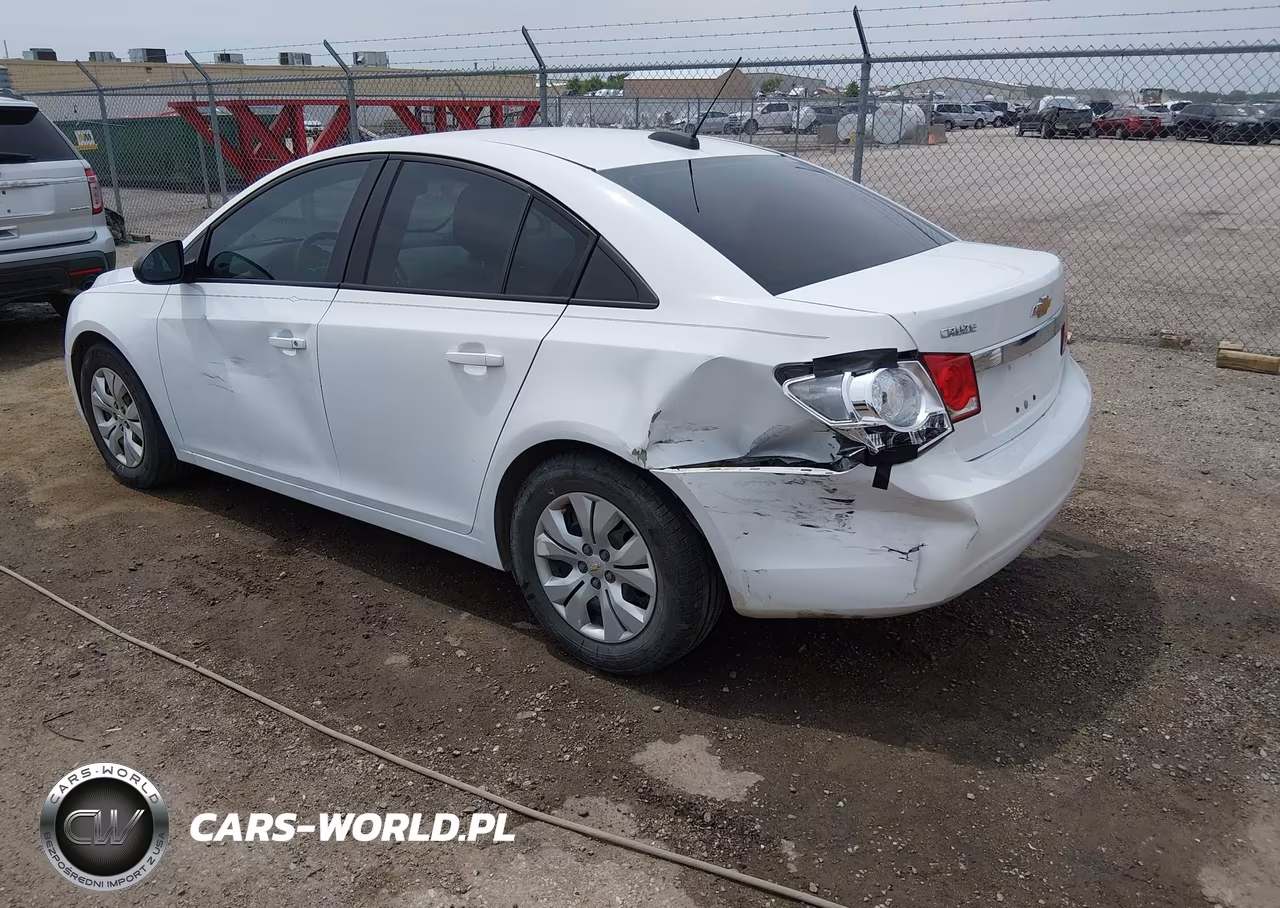 2015 Chevrolet Cruze L Manual VIN:1G1P15SH7F7183241 - 3