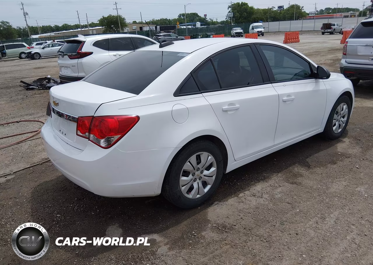 2015 Chevrolet Cruze L Manual VIN:1G1P15SH7F7183241 - 4