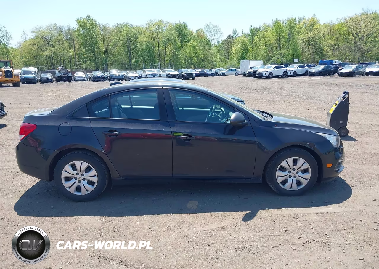 2015 Chevrolet Cruze Ls Auto VIN:1G1PA5SG3F7103117 - 13