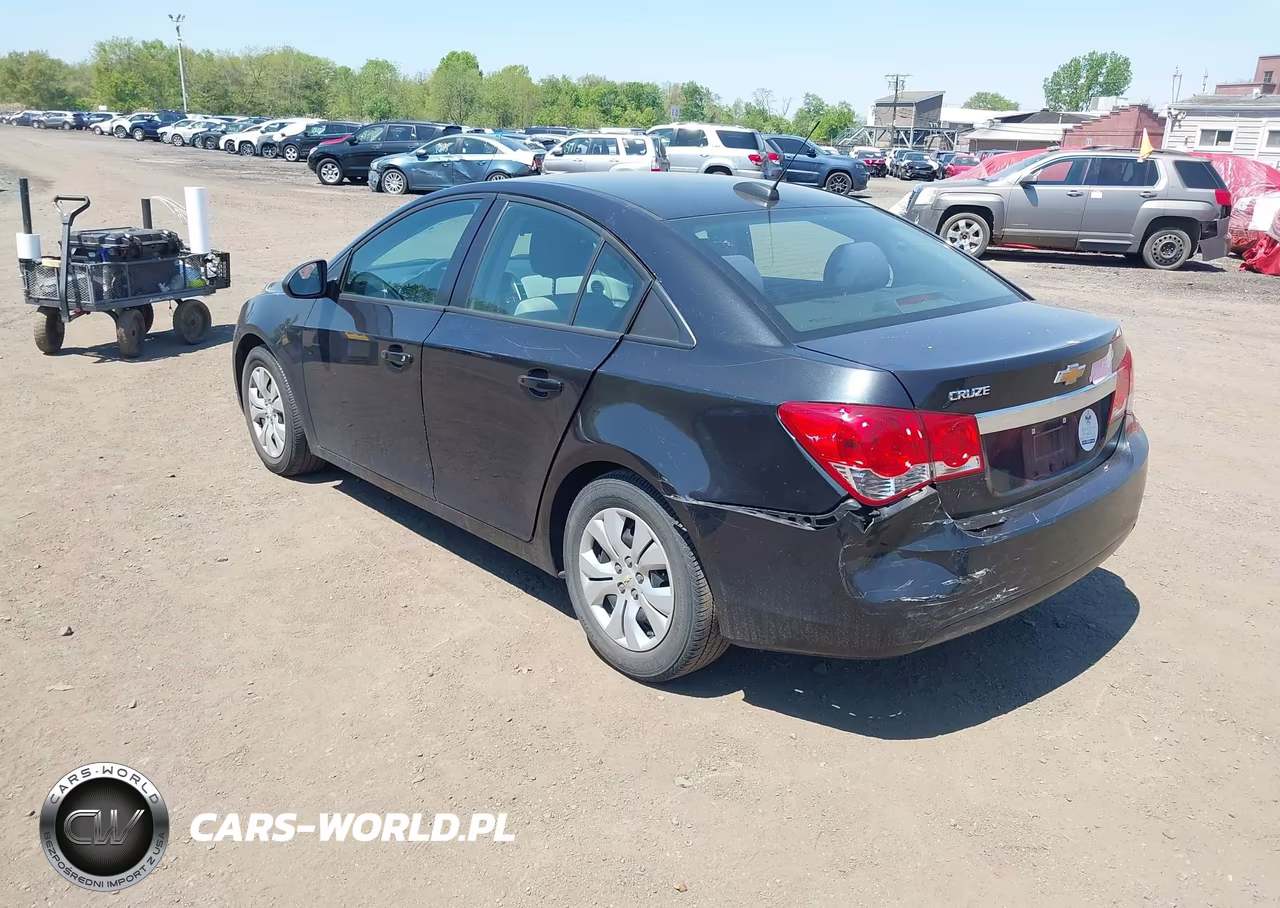 2015 Chevrolet Cruze Ls Auto VIN:1G1PA5SG3F7103117 - 3