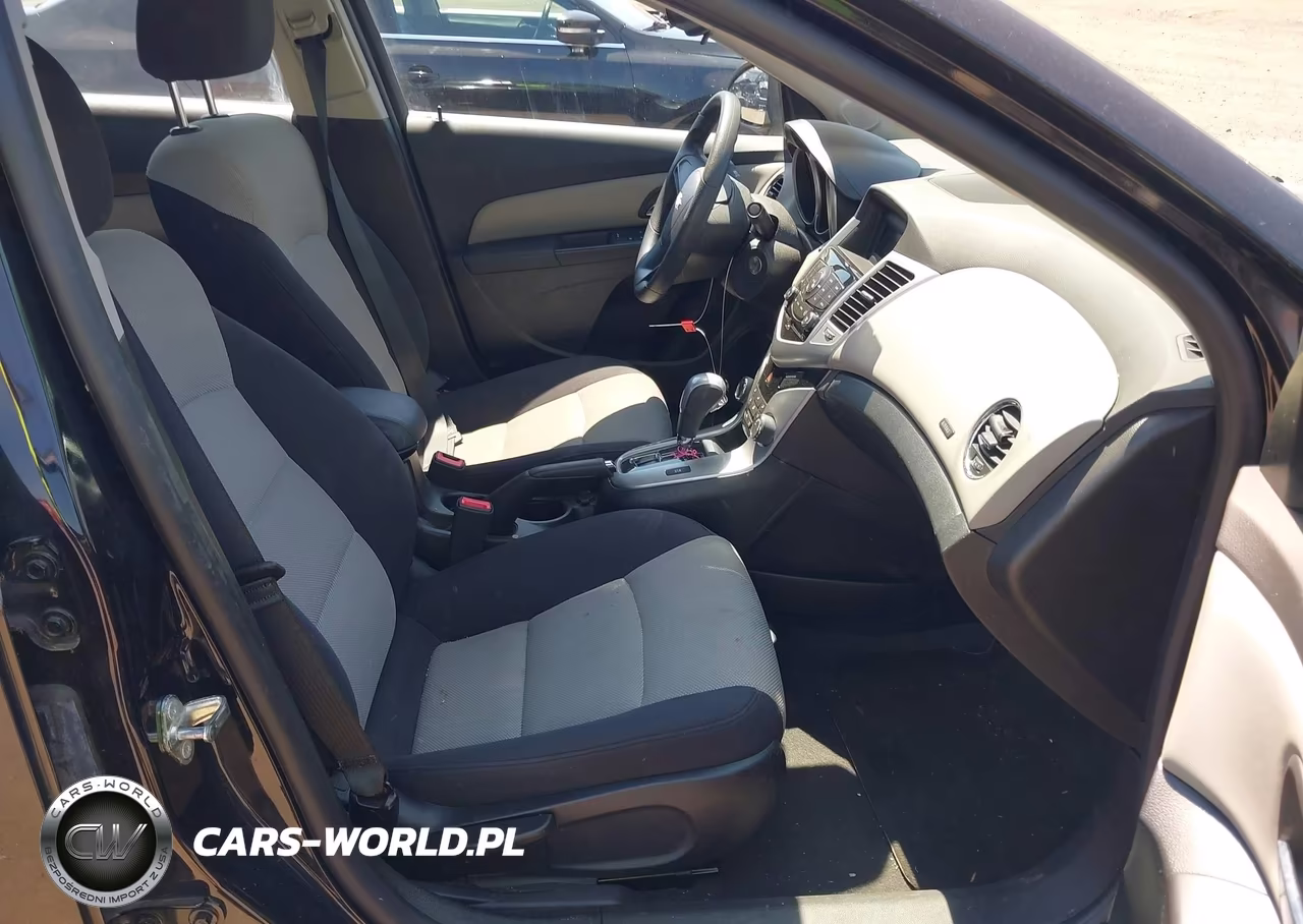 2015 Chevrolet Cruze Ls Auto VIN:1G1PA5SG3F7103117 - 5