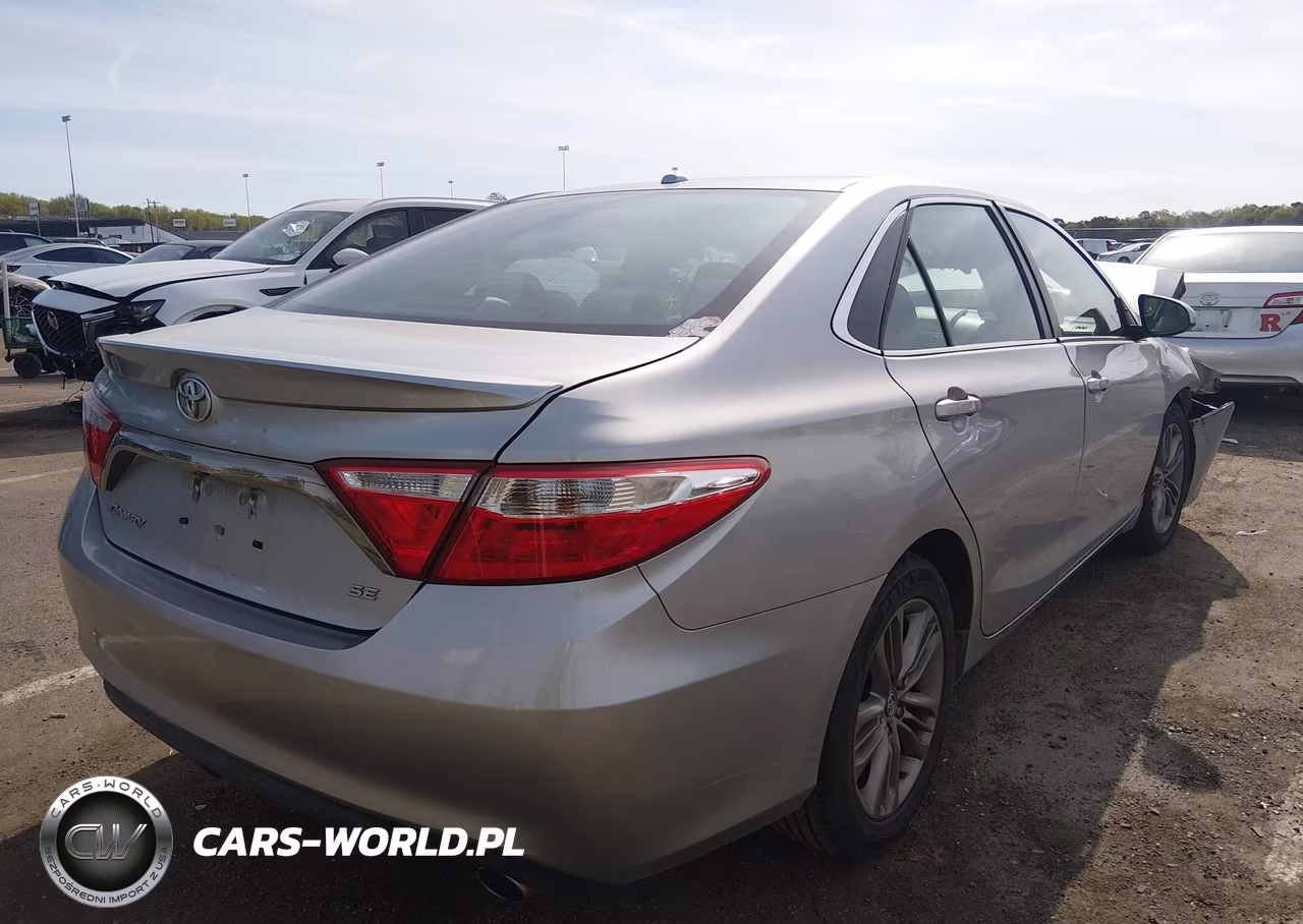 2016 Toyota Camry Se VIN:4T1BF1FK5GU549679 - 4