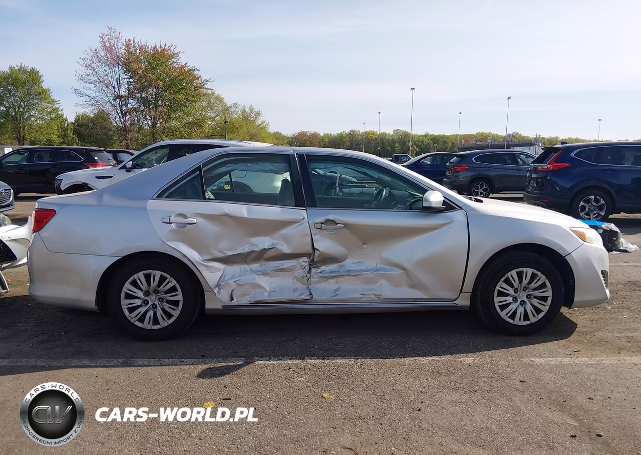 2014 Toyota Camry Le VIN:4T4BF1FK5ER379326 - 13