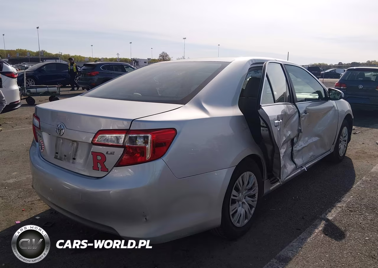 2014 Toyota Camry Le VIN:4T4BF1FK5ER379326 - 4