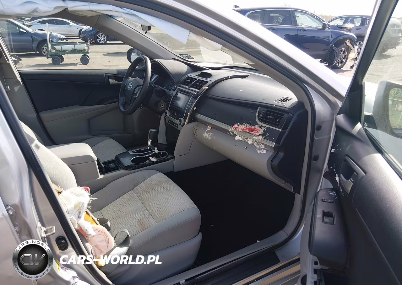 2014 Toyota Camry Le VIN:4T4BF1FK5ER379326 - 5