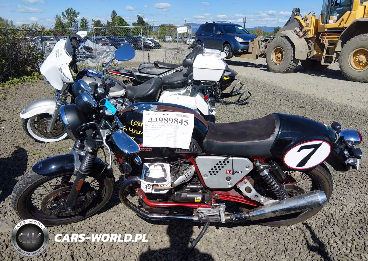 2012 Moto Guzzi V7 Classic VIN:ZGULWC029CM100154 - 13
