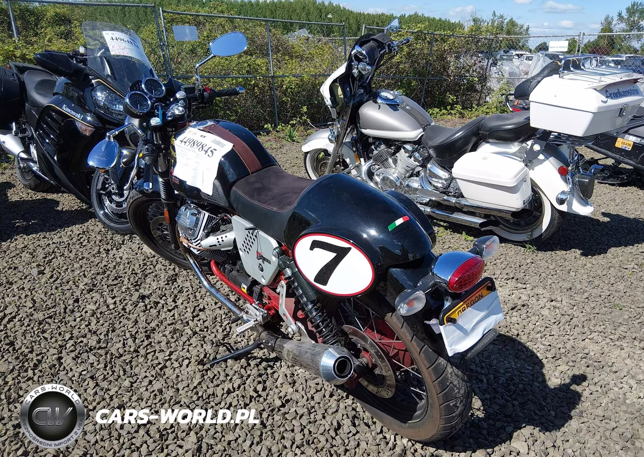 2012 Moto Guzzi V7 Classic VIN:ZGULWC029CM100154 - 3