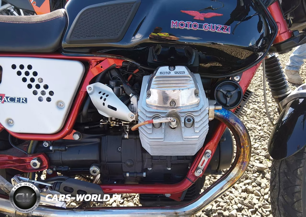 2012 Moto Guzzi V7 Classic VIN:ZGULWC029CM100154 - 8