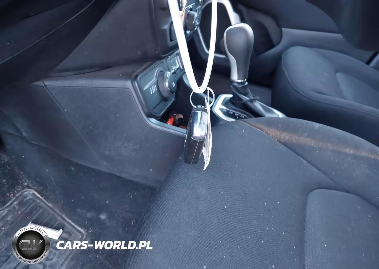 2018 Jeep Renegade Sport 4X4 VIN:ZACCJBAB7JPH24186 - 11