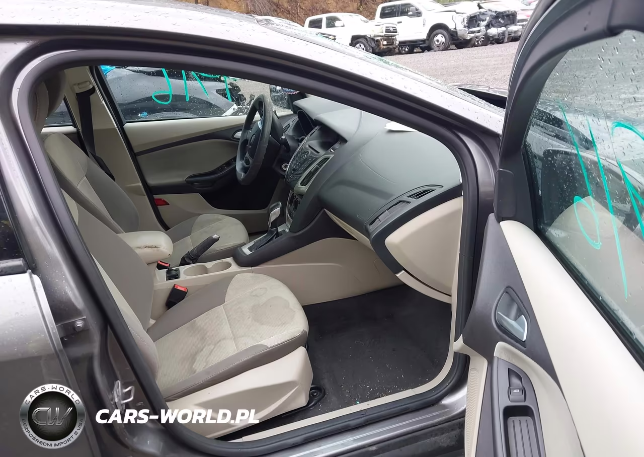 2014 Ford Focus Se VIN:1FADP3F22EL181699 - 5