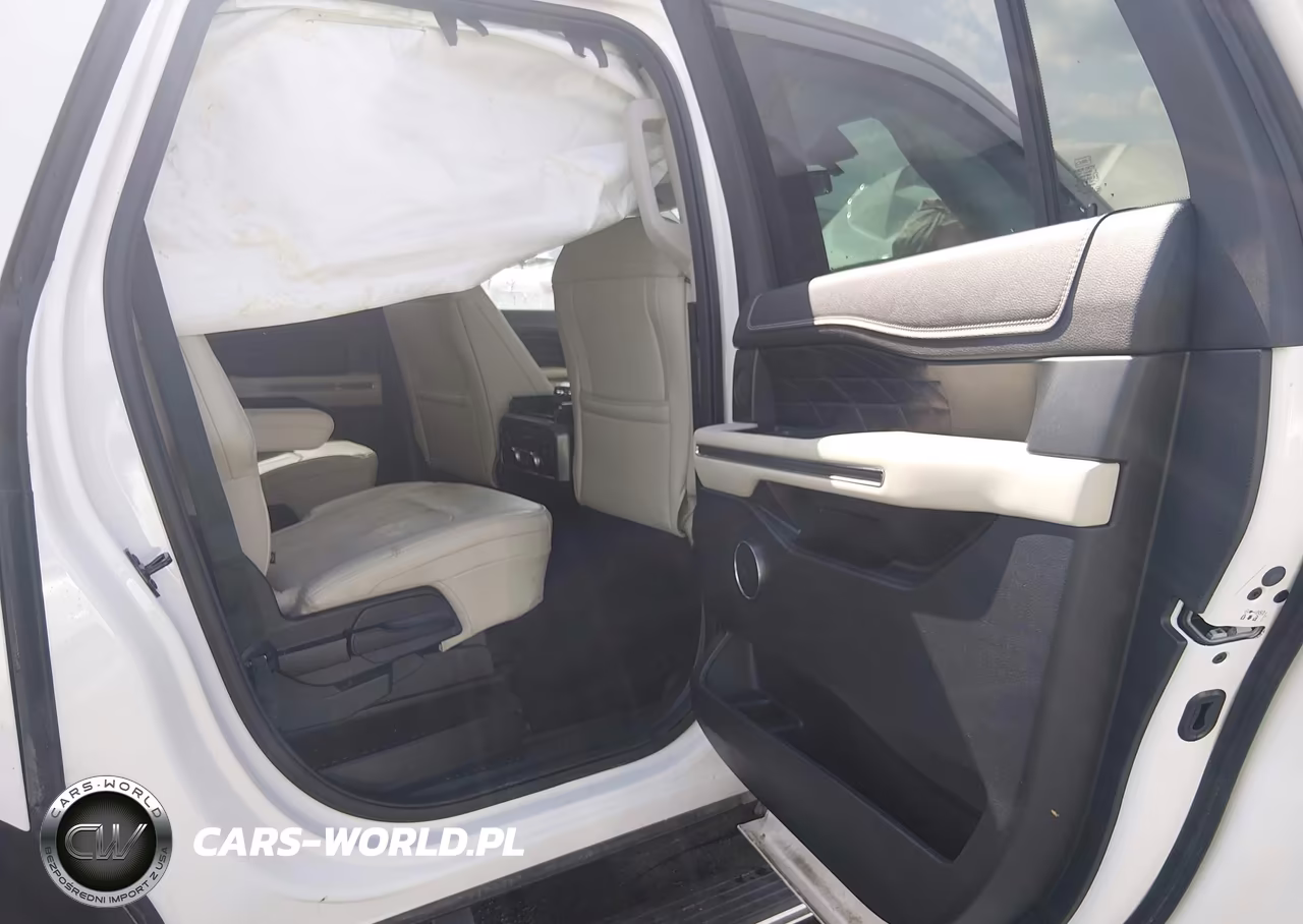 2018 Ford Expedition Max Platinum VIN:1FMJK1MT6JEA54671 - 8