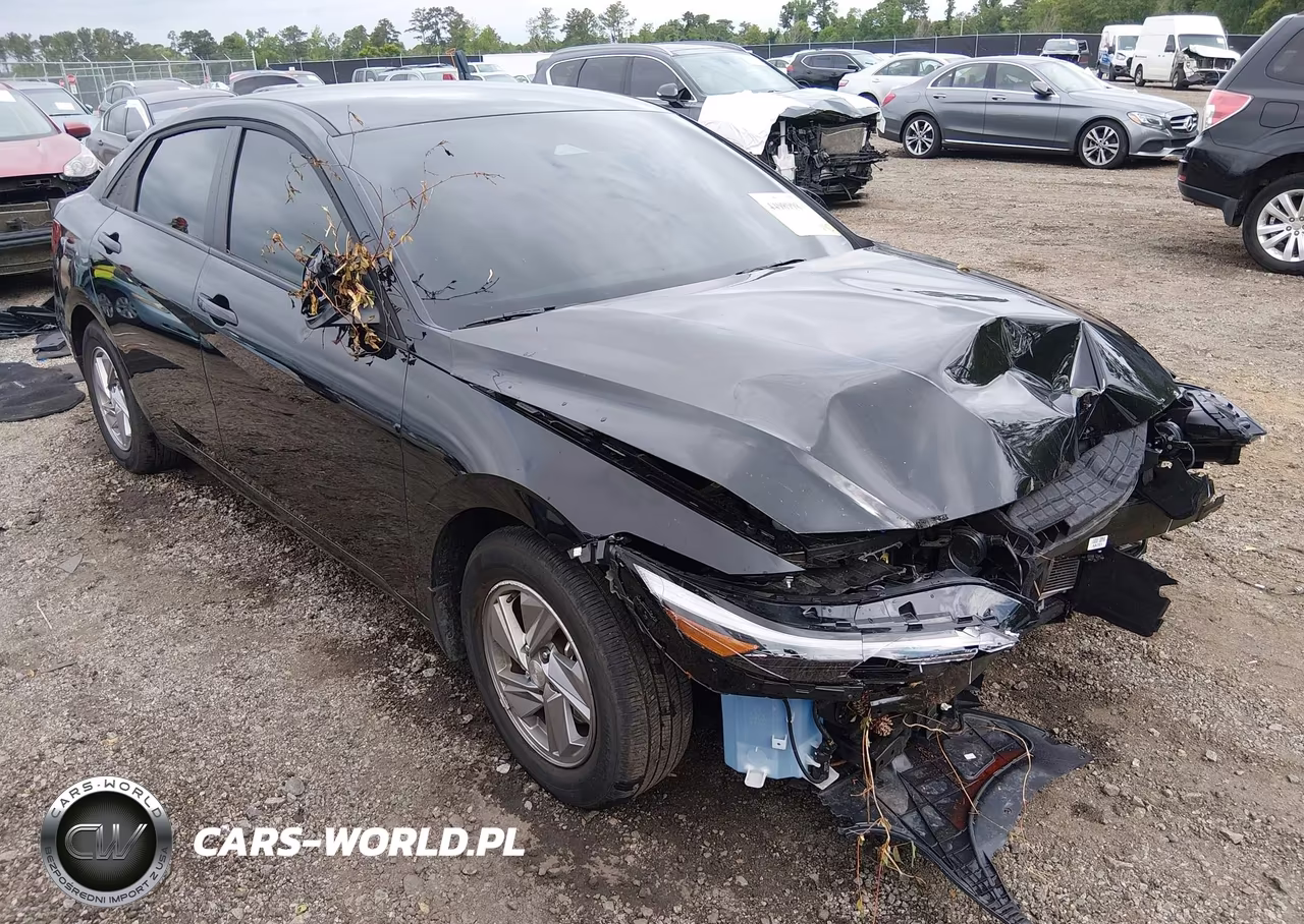 2025 Hyundai Elantra Se – zdjęcie 1 z 17