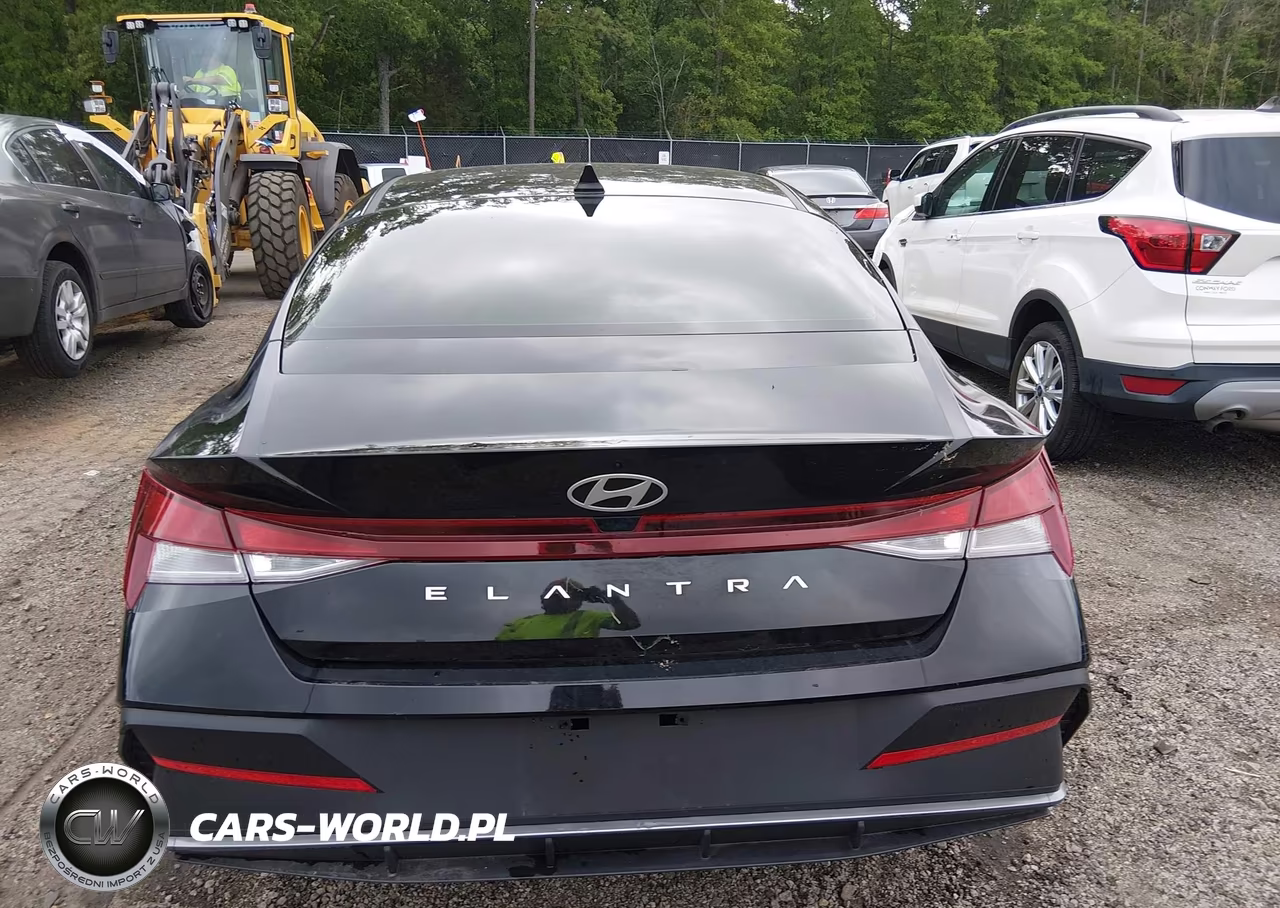 2025 Hyundai Elantra Se VIN:KMHLL4DG1SU075381 - 17