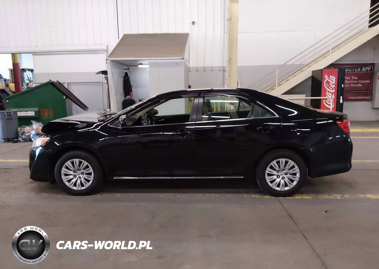 2014 Toyota Camry Le VIN:4T4BF1FK1ER425590 - 14