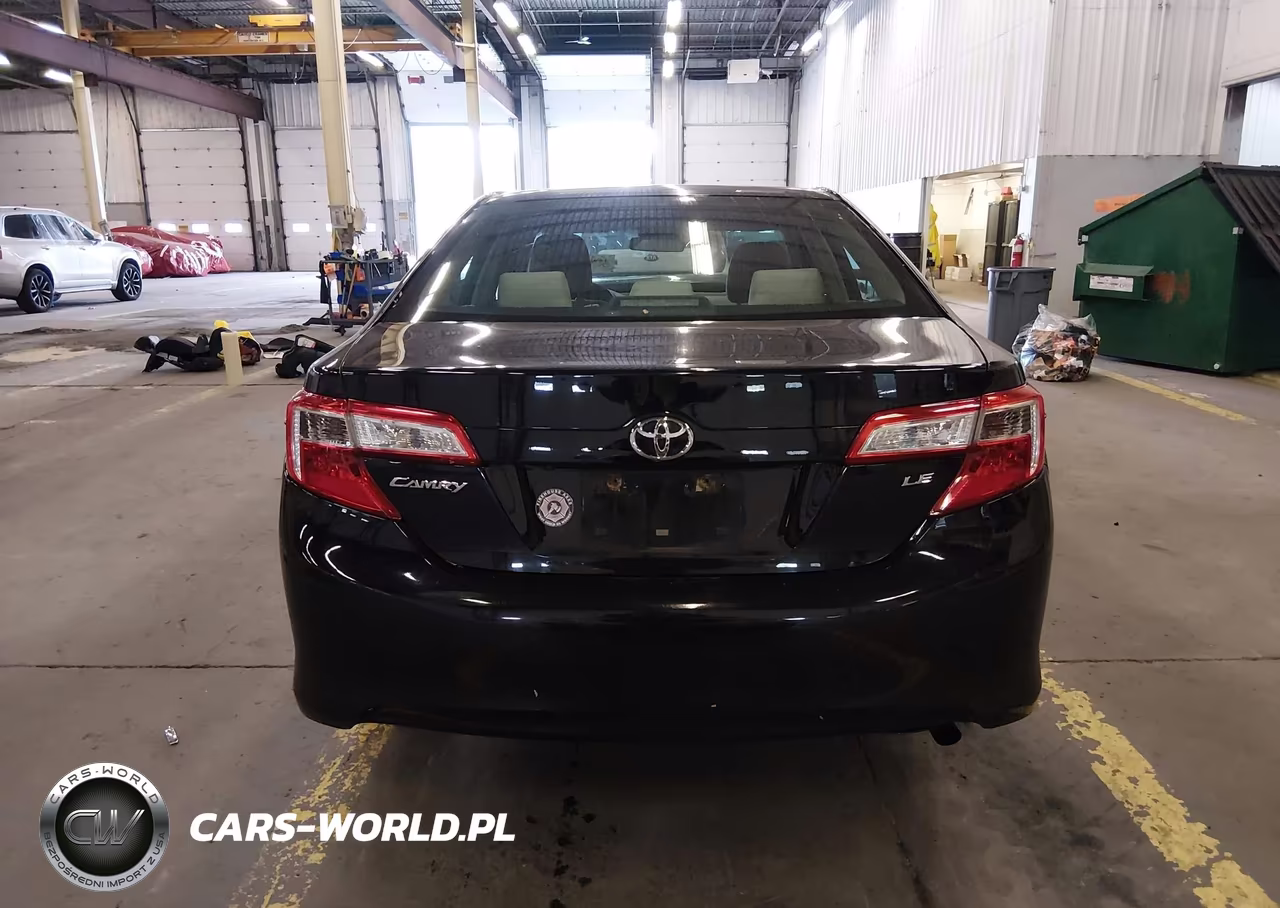 2014 Toyota Camry Le VIN:4T4BF1FK1ER425590 - 16