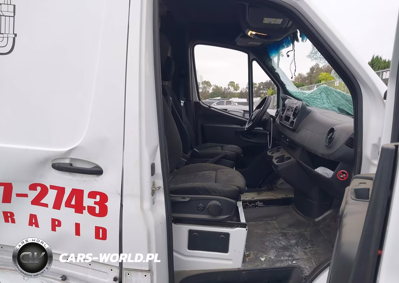 2019 Mercedes-Benz Sprinter 1500 Standard Roof I4 VIN:WD4PE7ED3KT010274 - 5