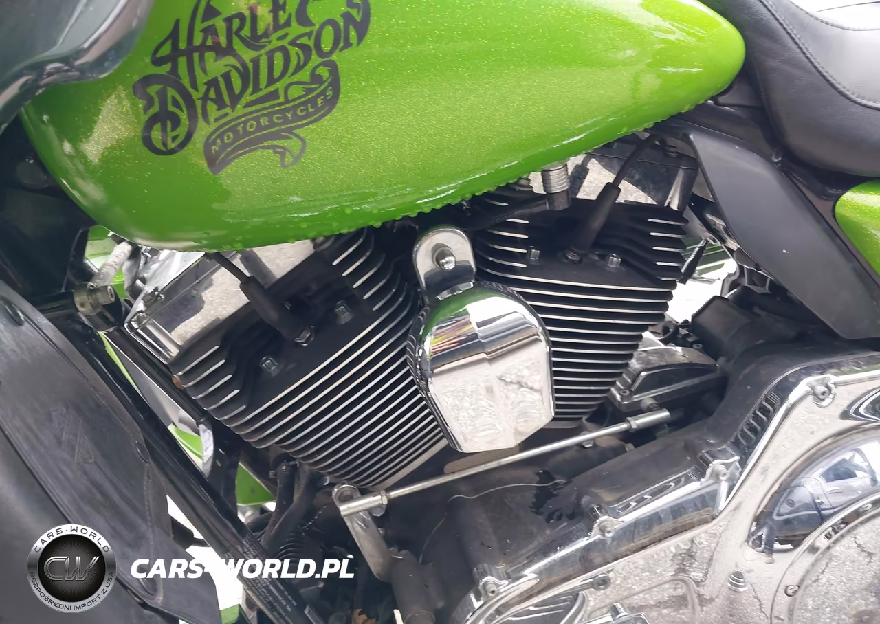 2012 Harley-Davidson Flhtcu Ultra Classic Electra Gld VIN:1HD1FCM12CB633596 - 9