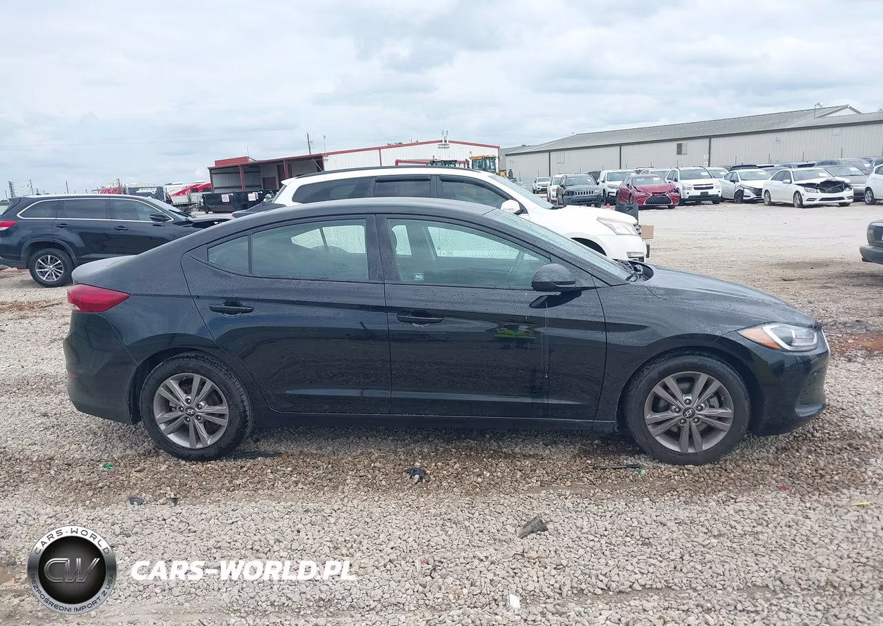 2018 Hyundai Elantra Sel VIN:5NPD84LF4JH383057 - 13