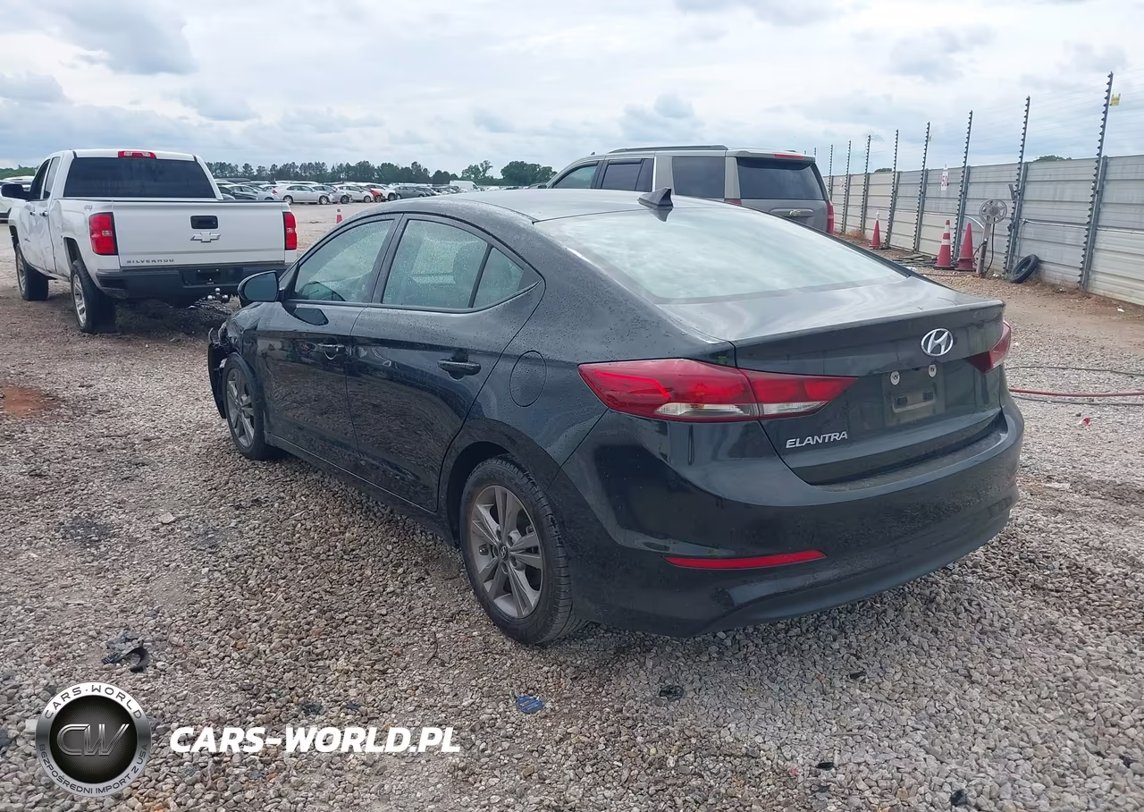 2018 Hyundai Elantra Sel VIN:5NPD84LF4JH383057 - 3