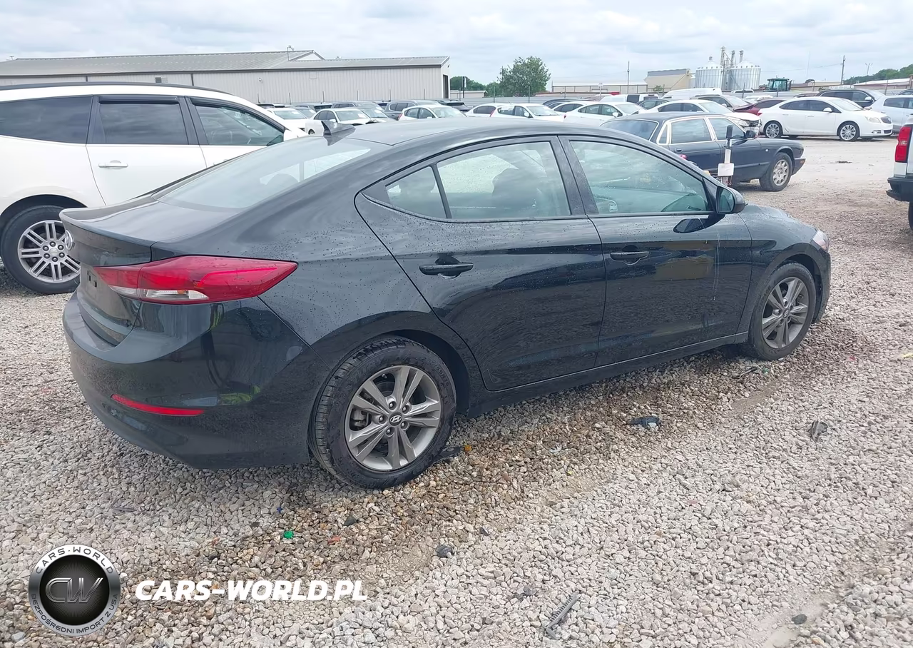 2018 Hyundai Elantra Sel VIN:5NPD84LF4JH383057 - 4