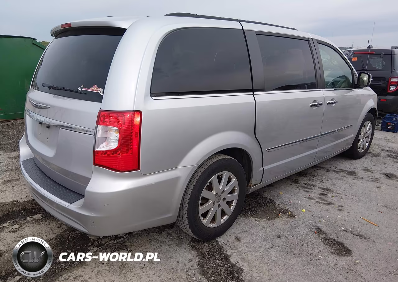 2011 Chrysler Town & Country Touring-L VIN:2A4RR8DG8BR615448 - 4