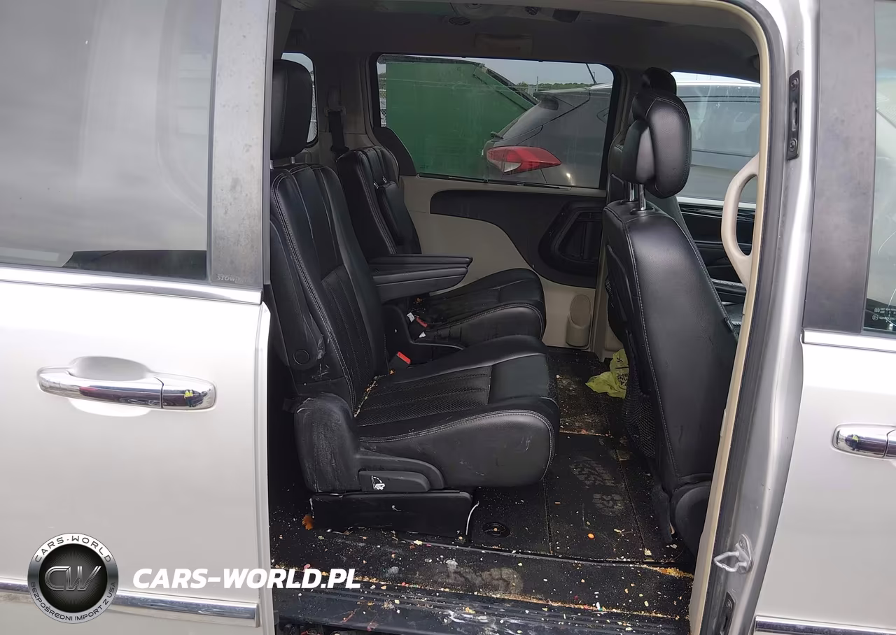 2011 Chrysler Town & Country Touring-L VIN:2A4RR8DG8BR615448 - 8